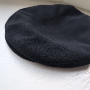 Vintage 1970s black Italian wool felt newsboy cap with snap